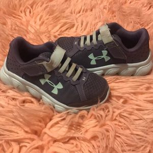 Under Armor girl tennis shoes!